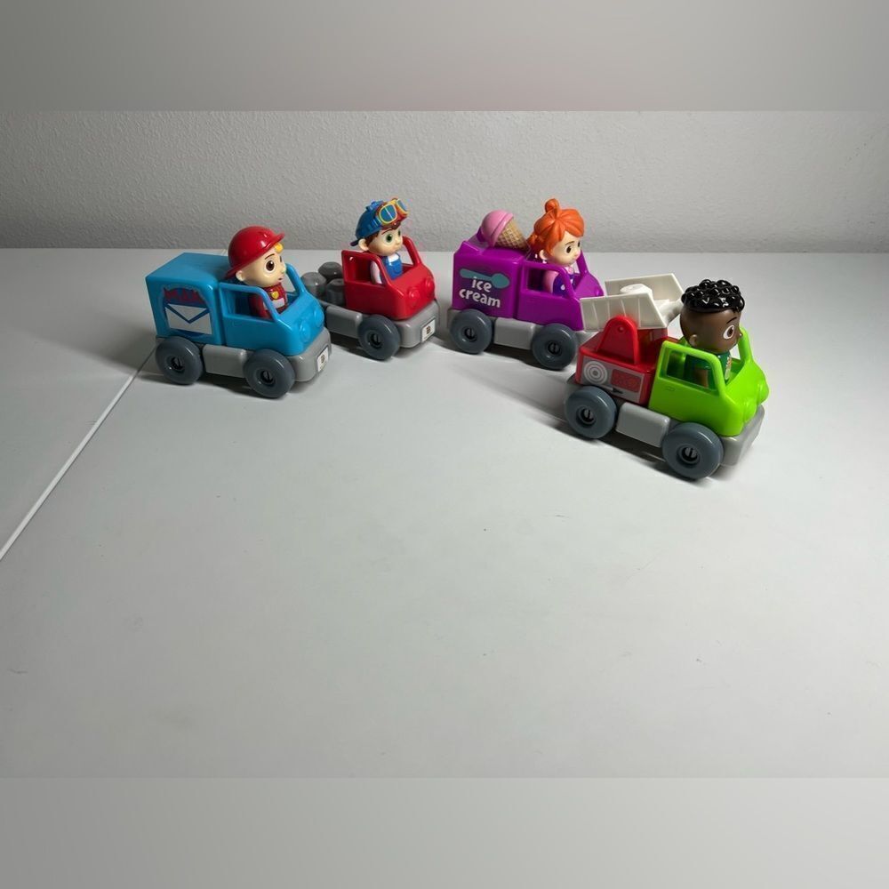4 COCOMELON Build A Car JJ Fire Truck TOMTOM Dump YOYO Ice Cream CODY Mail Truck